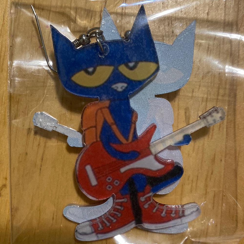 Pete, the cat earrings